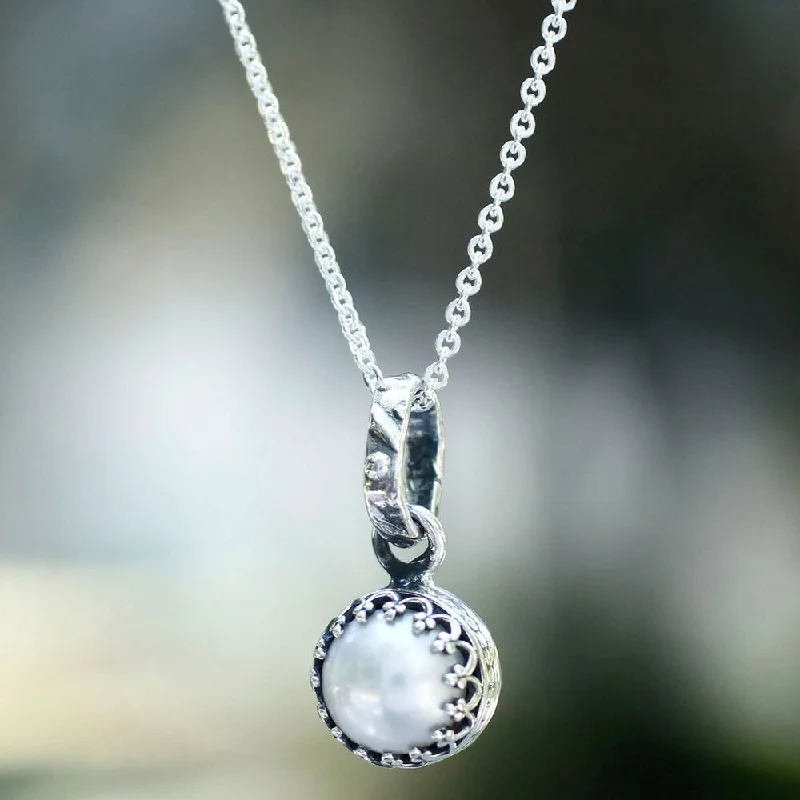 elegant pearl necklaces-Handmade Silver 'Taxco Royalty' Cultured Pearl Necklace (6 mm) (Mexico)