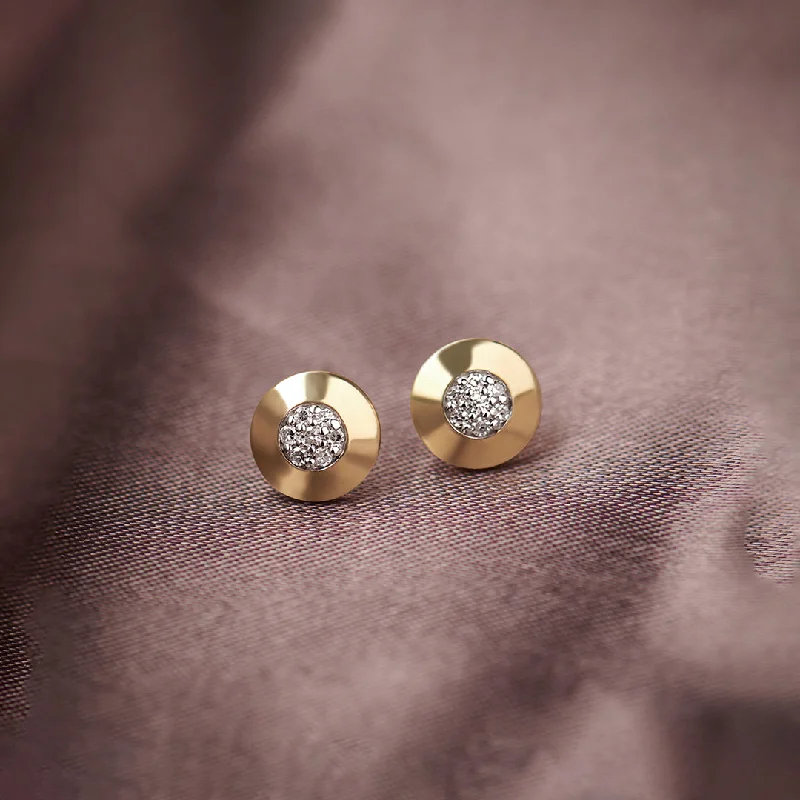 rainbow stud earrings for women-Disc Cluster Diamond Earrings