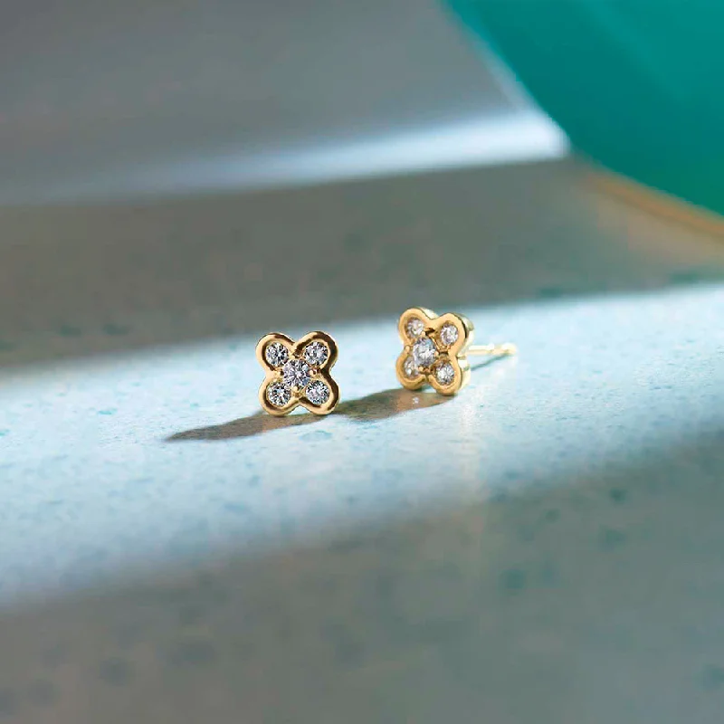 vintage stud earrings-Petite Clover Diamond Earrings